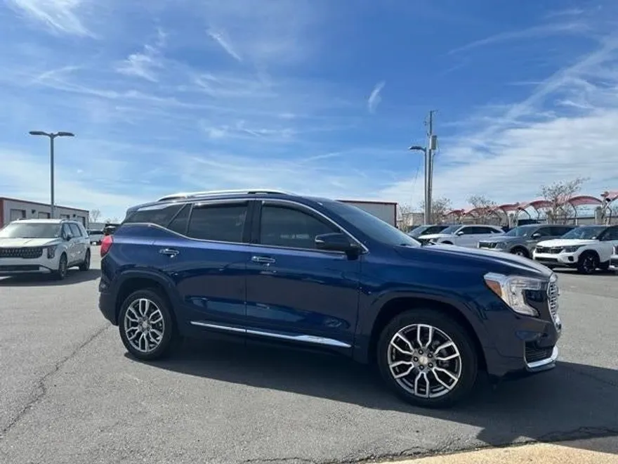 2022 Gmc Terrain Denali photo 1