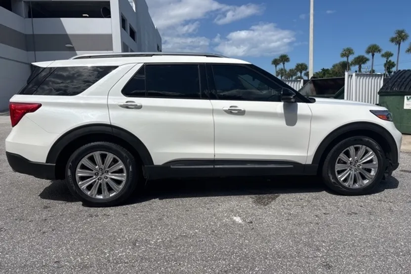2021 Ford Explorer Limited photo 1