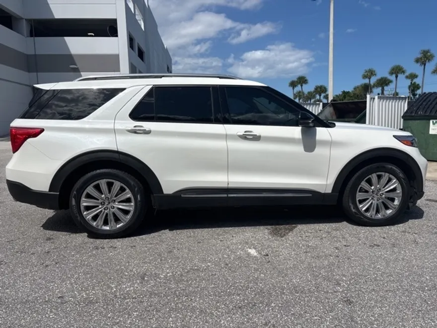 2021 Ford Explorer Limited photo 1