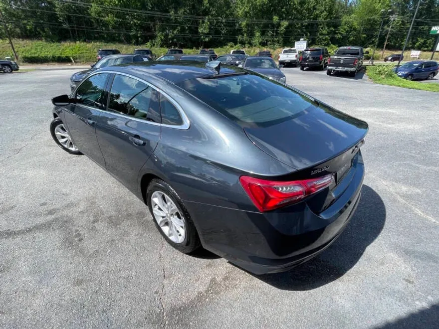 2021 Chevrolet Malibu 1LT photo 1