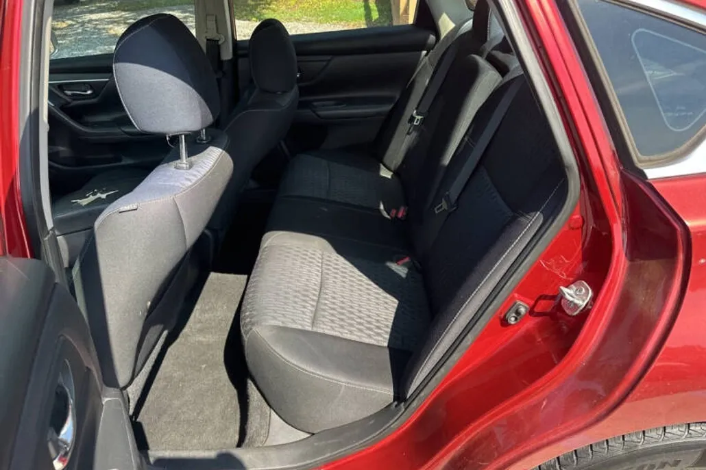 2016 Nissan Altima 2.5 S photo 1