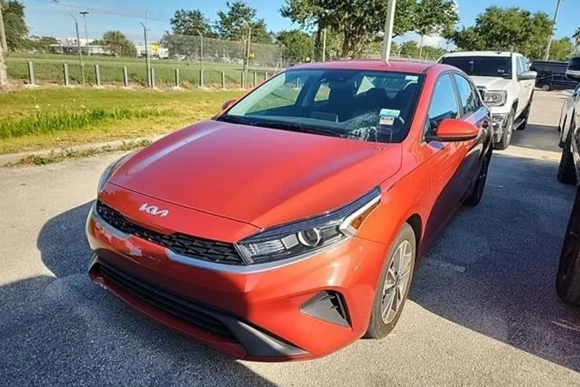 2024 Kia Forte LXS photo 1