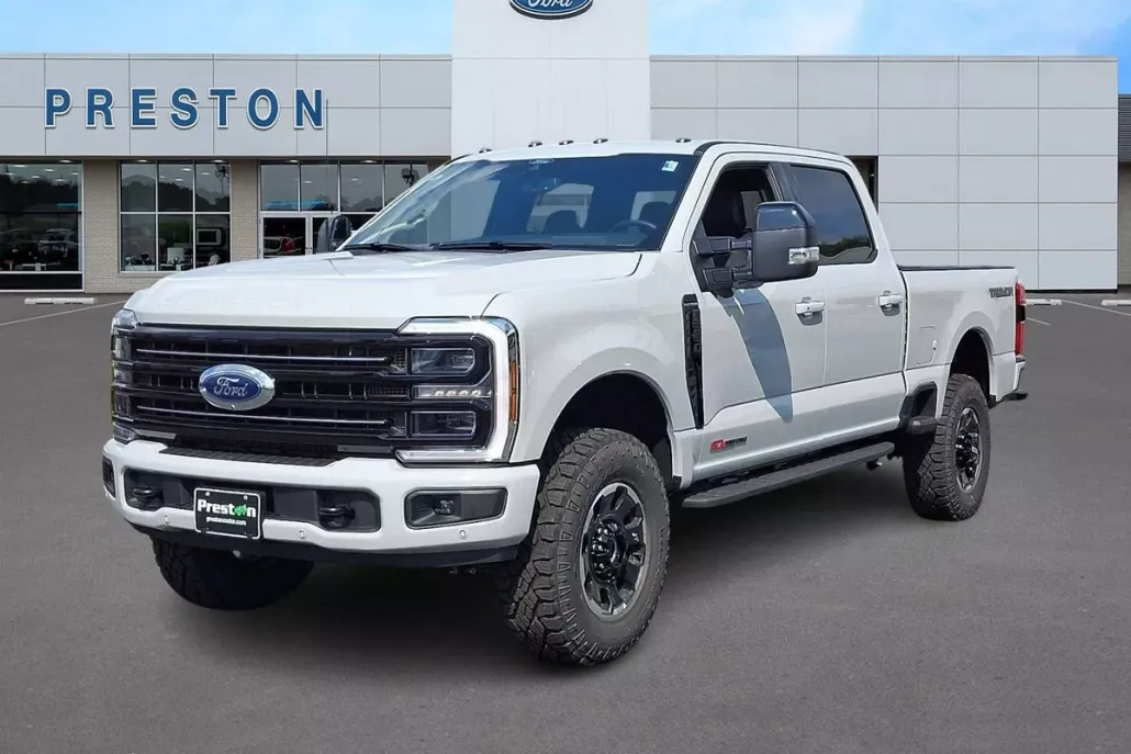 2025 Ford F-350 Platinum photo 1
