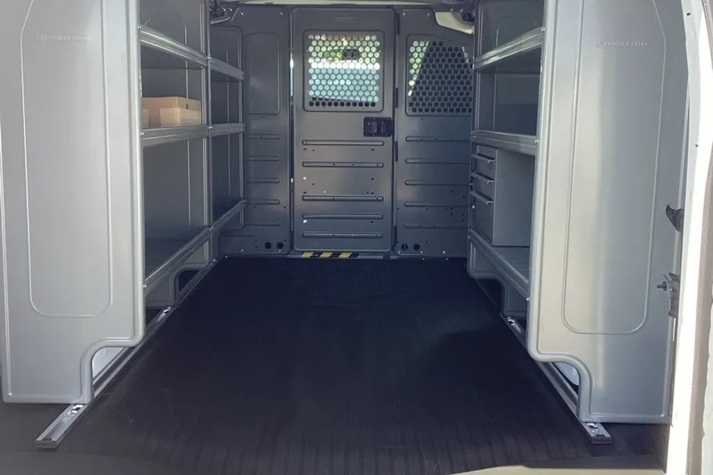 2025 Gmc Savana Cargo 2500 photo 1