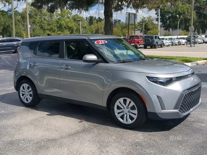 2023 Kia Soul LX photo 1