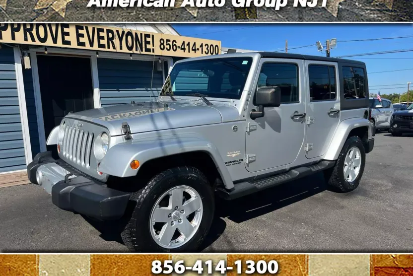 2012 Jeep Wrangler Unlimited Sahara photo 1