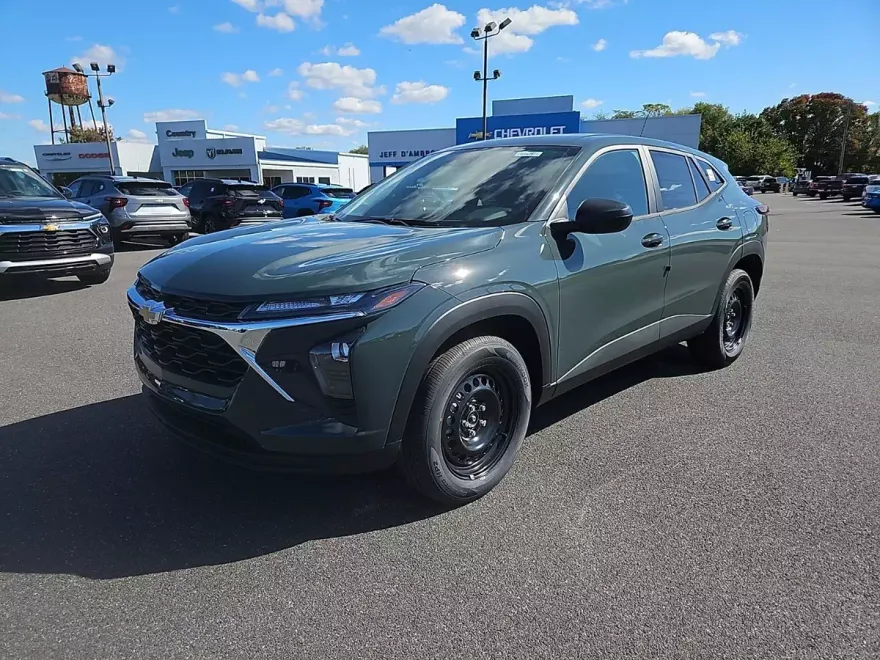 2026 Chevrolet Trax LS photo 1