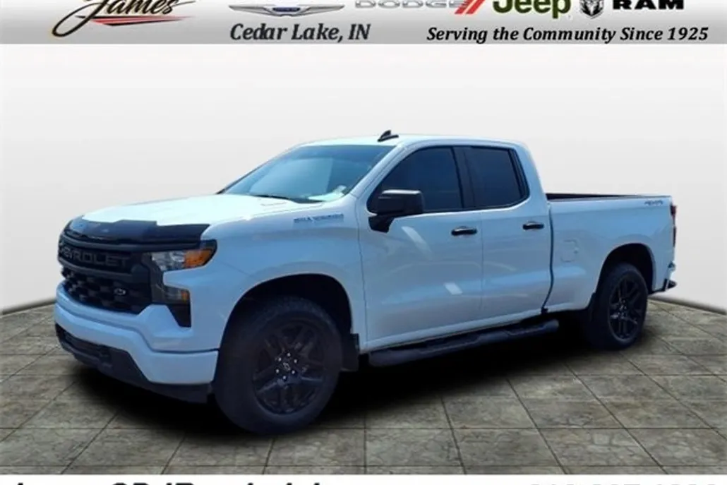 2025 Chevrolet Silverado 1500 Custom photo 1