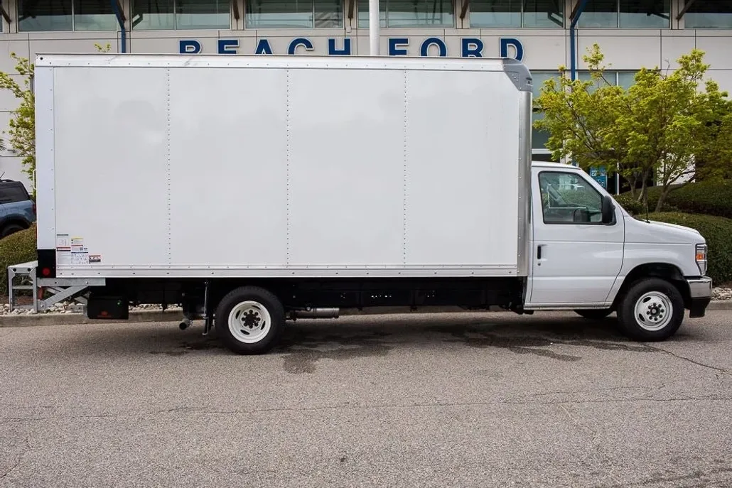 2025 Ford E-350 Base photo 1