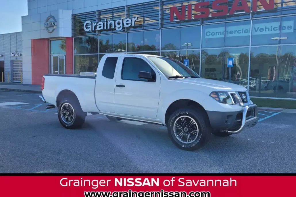 2013 Nissan Frontier S photo 1