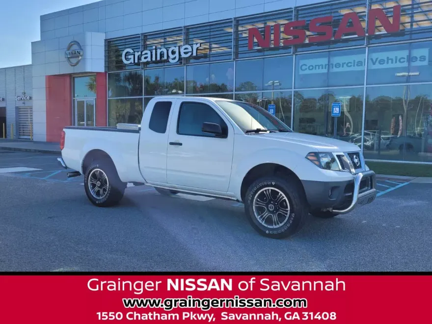 2013 Nissan Frontier S photo 1