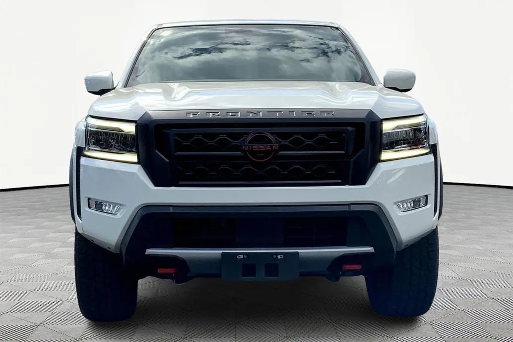 2022 Nissan Frontier PRO-4X photo 1