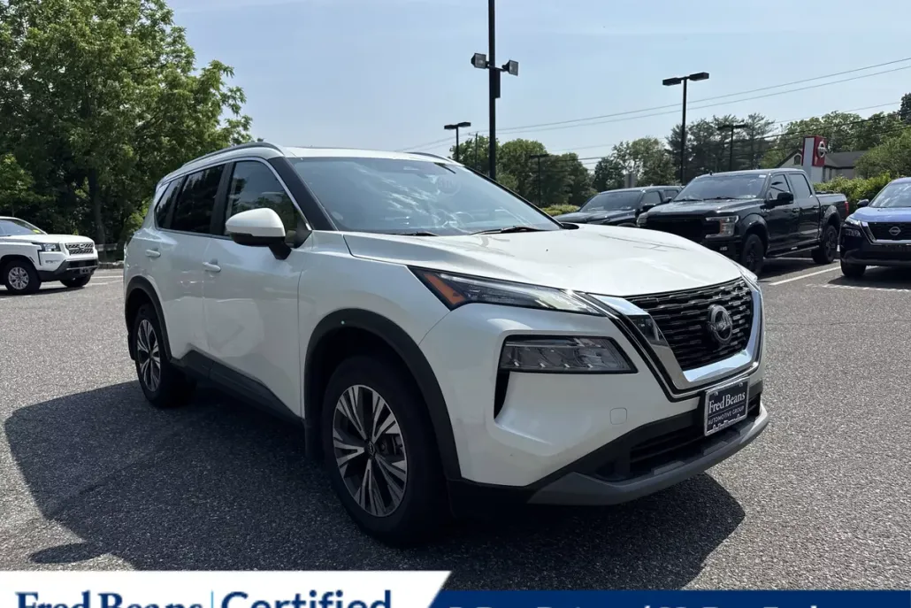 2022 Nissan Rogue SV photo 1