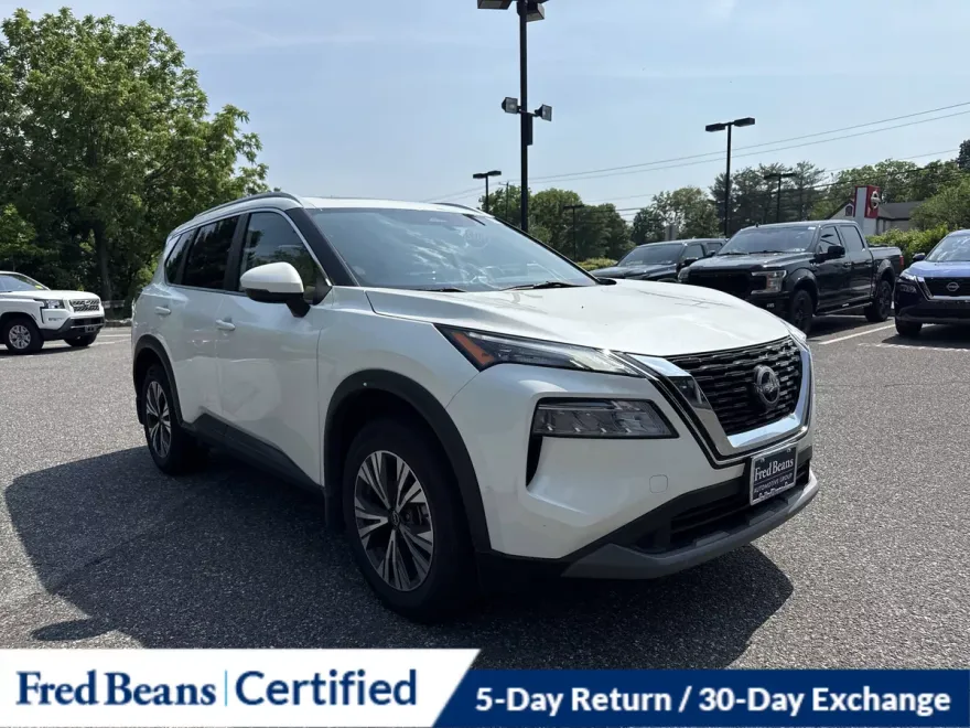 2022 Nissan Rogue SV photo 1