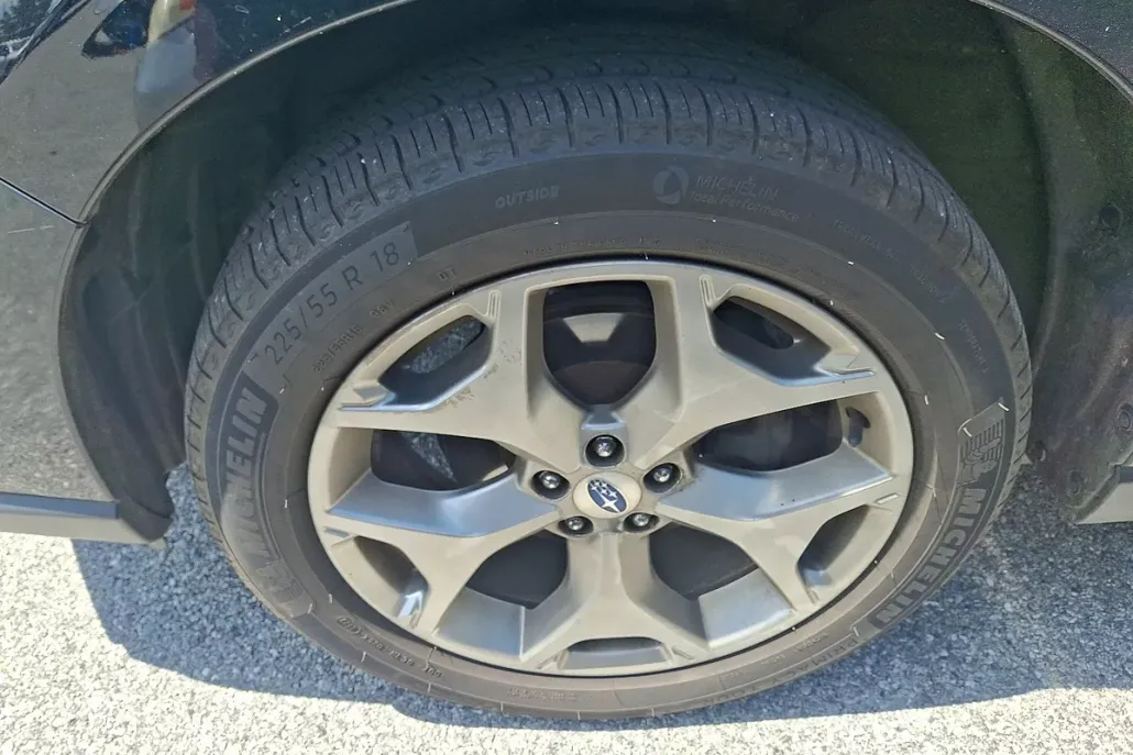 2017 Subaru Forester 2.5i Touring photo 1