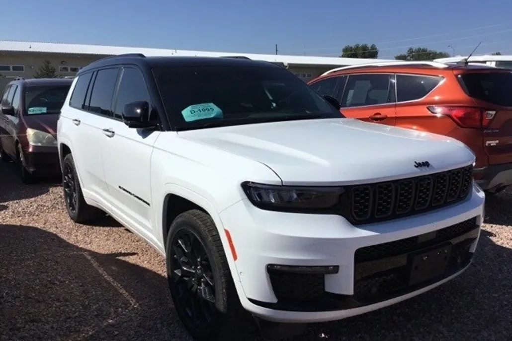 2025 Jeep Grand Cherokee L Summit photo 1