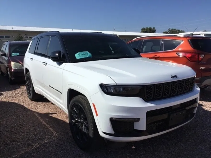2025 Jeep Grand Cherokee L Summit photo 1