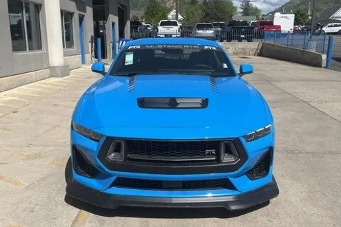 2025 Ford Mustang GT Premium photo 2