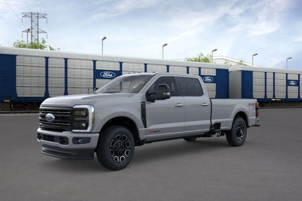 2025 Ford F-350 Platinum photo 1