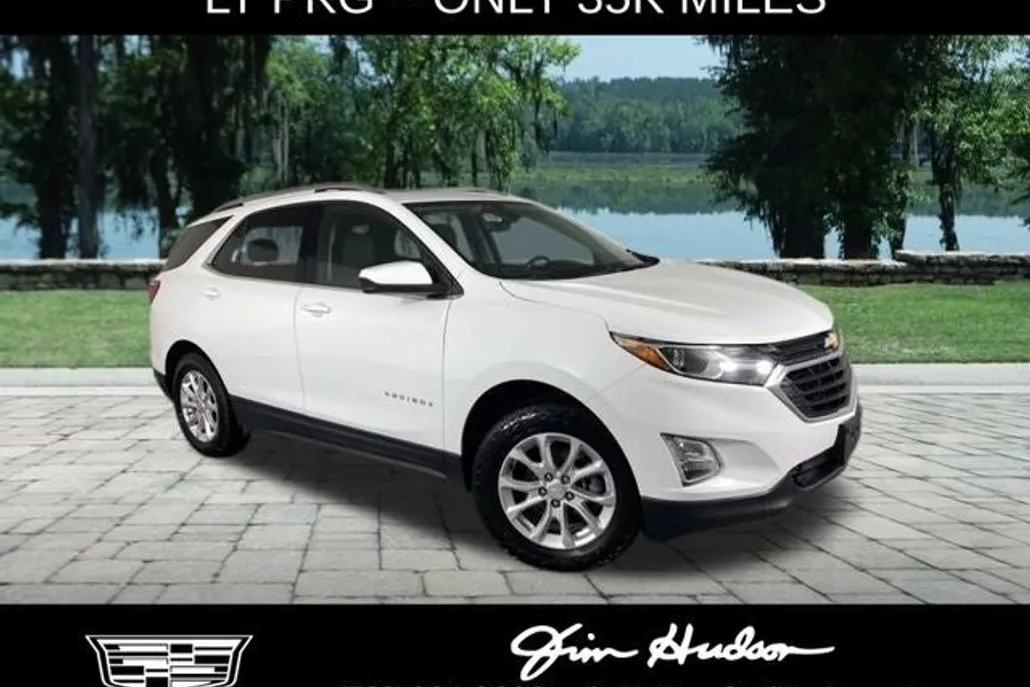 2022 Chevrolet Equinox LT photo 1