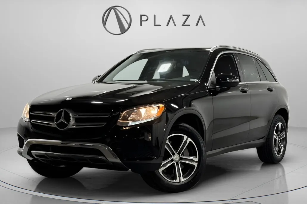 2017 Mercedes Benz GLC 300 4MATIC photo 1