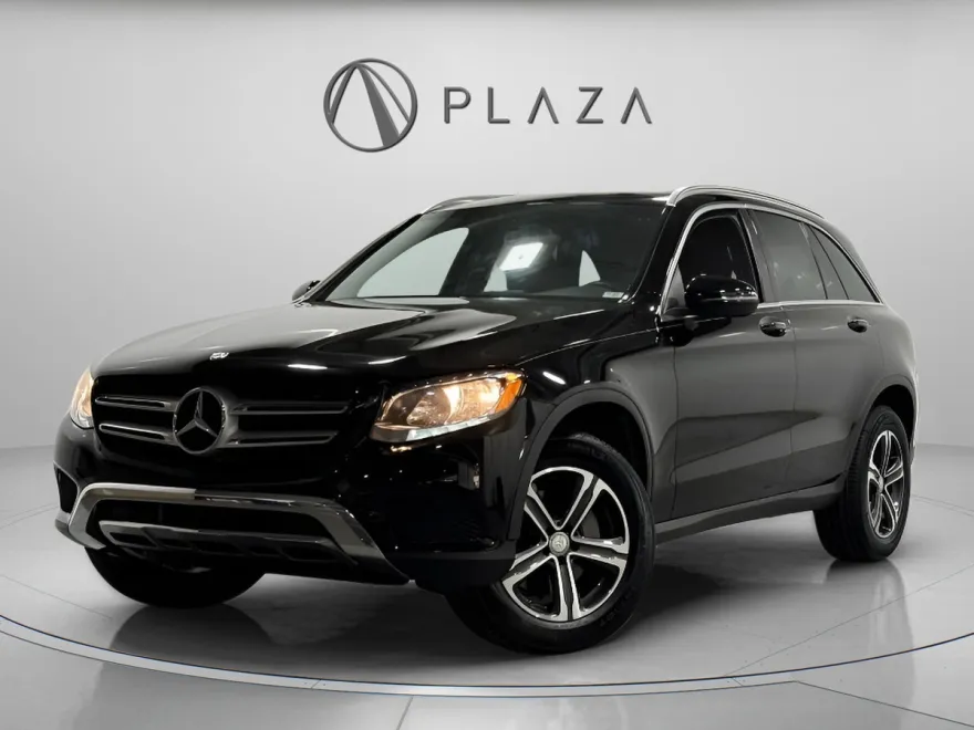 2017 Mercedes Benz GLC 300 4MATIC photo 1