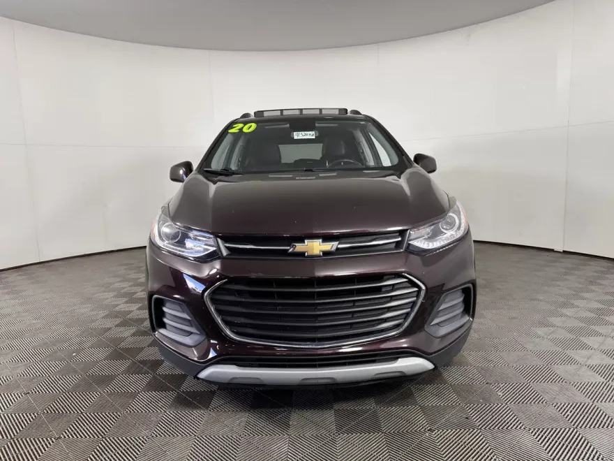 2020 Chevrolet Trax LT photo 1