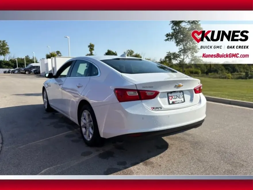 2024 Chevrolet Malibu 1LT photo 1