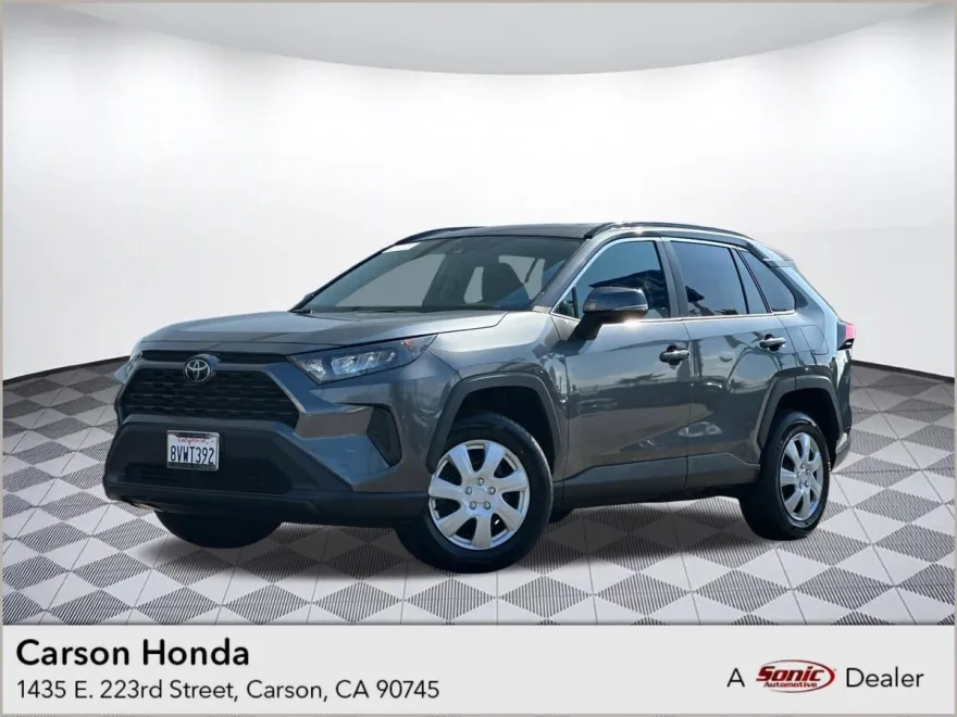 2021 Toyota RAV4 LE photo 1