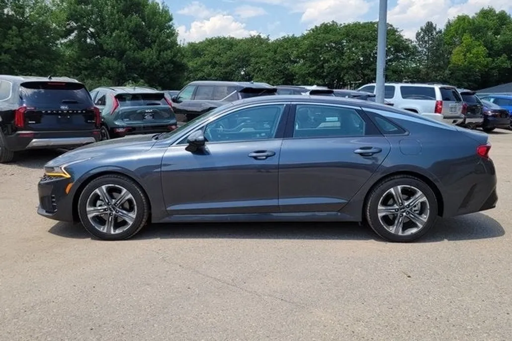 2023 Kia K5 EX photo 1