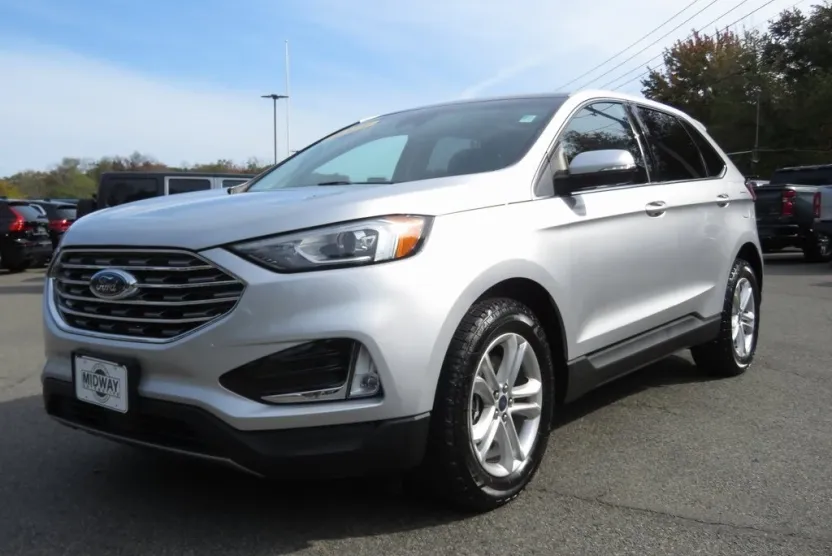 2019 Ford Edge SEL photo 1