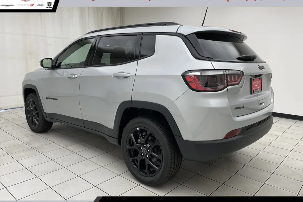 2026 Jeep Compass Latitude Altitude photo 1
