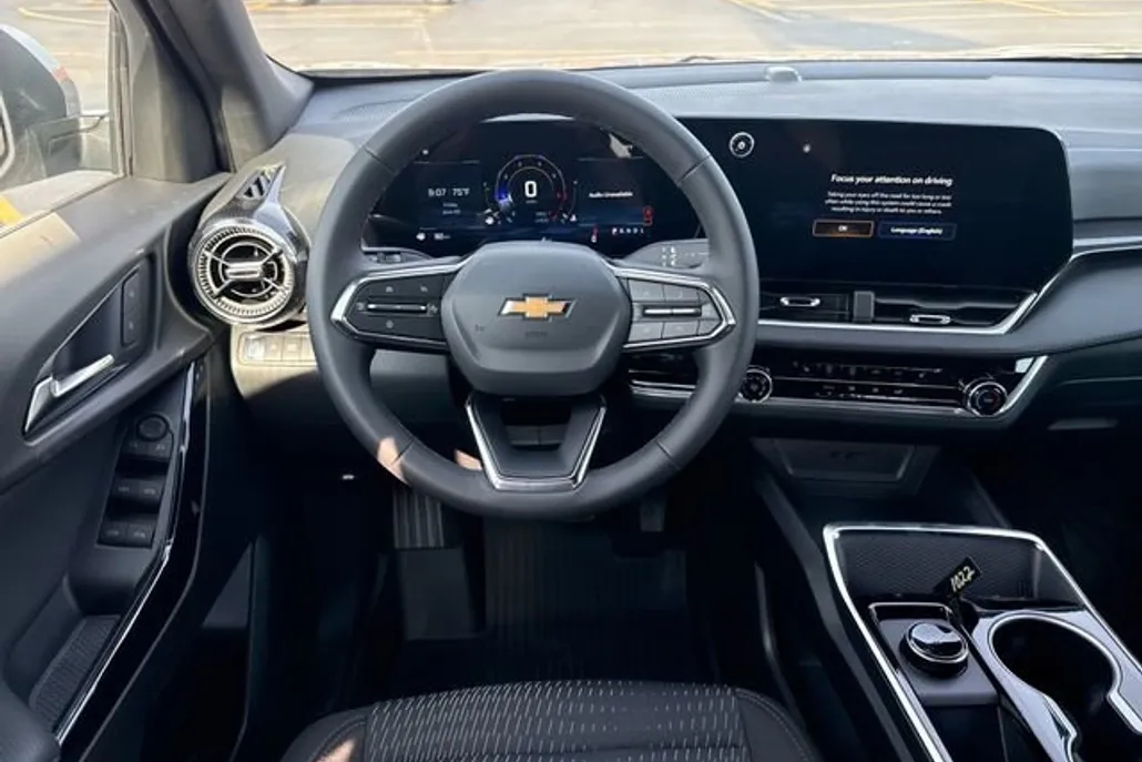 2026 Chevrolet Equinox LT photo 1