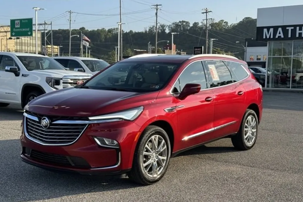 2024 Buick Enclave Essence photo 1