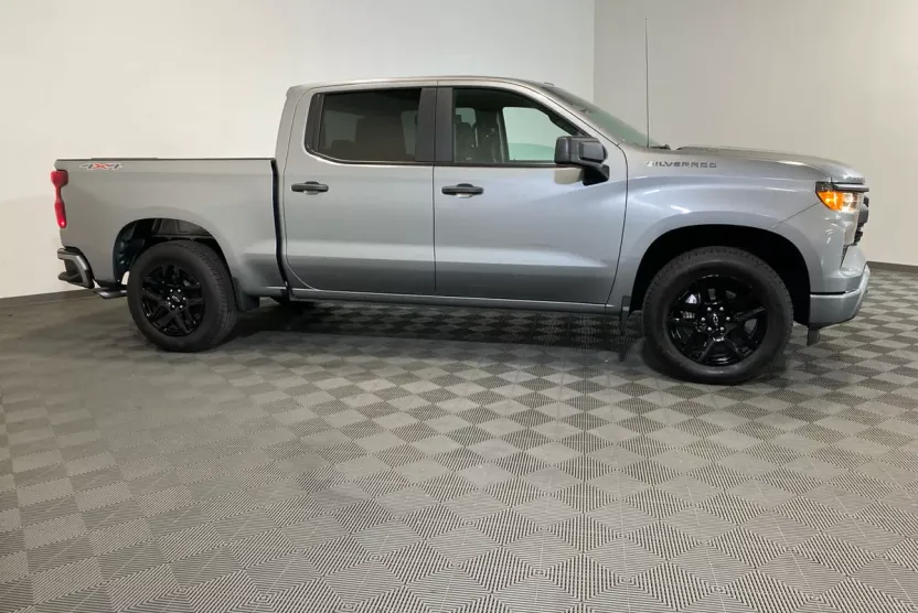 2026 Chevrolet Silverado 1500 Custom photo 1
