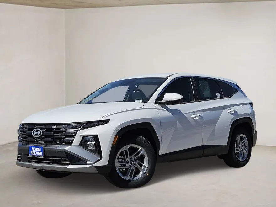 2025 Hyundai Tucson SE photo 1