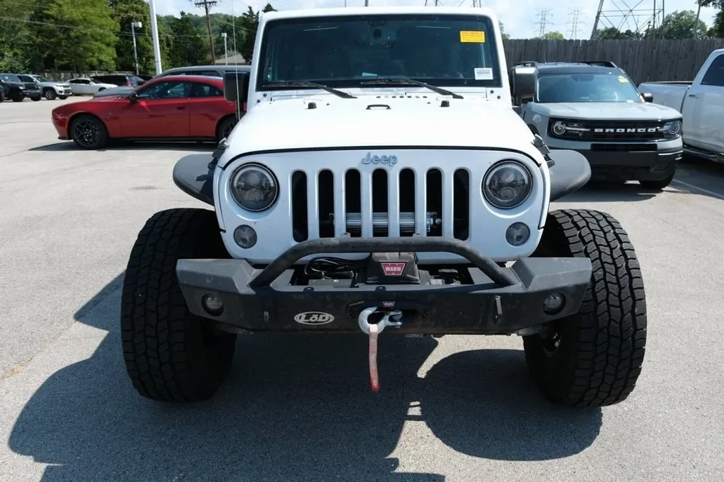 2016 Jeep Wrangler Unlimited Rubicon photo 1