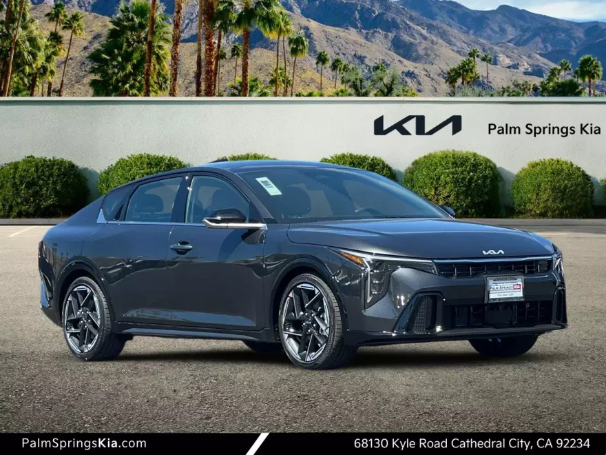 2025 Kia K4 GT-Line photo 1