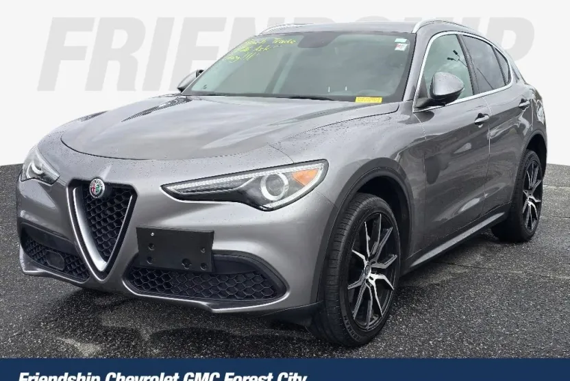 2018 Alfa Romeo Stelvio Base photo 1