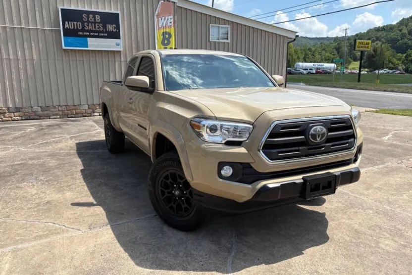 2019 Toyota Tacoma SR5 V6 photo 1
