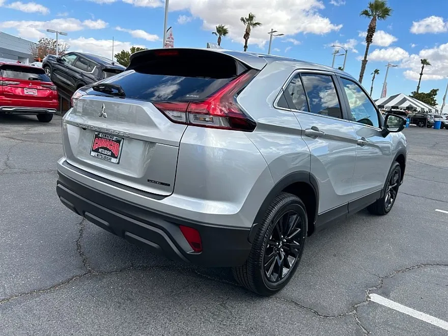 2026 Mitsubishi Eclipse Cross LE photo 1