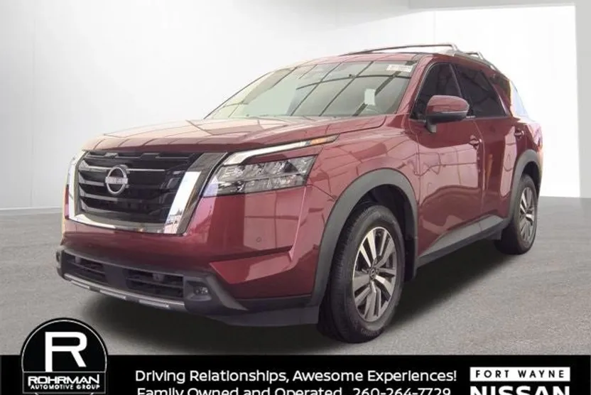 2023 Nissan Pathfinder SL photo 1