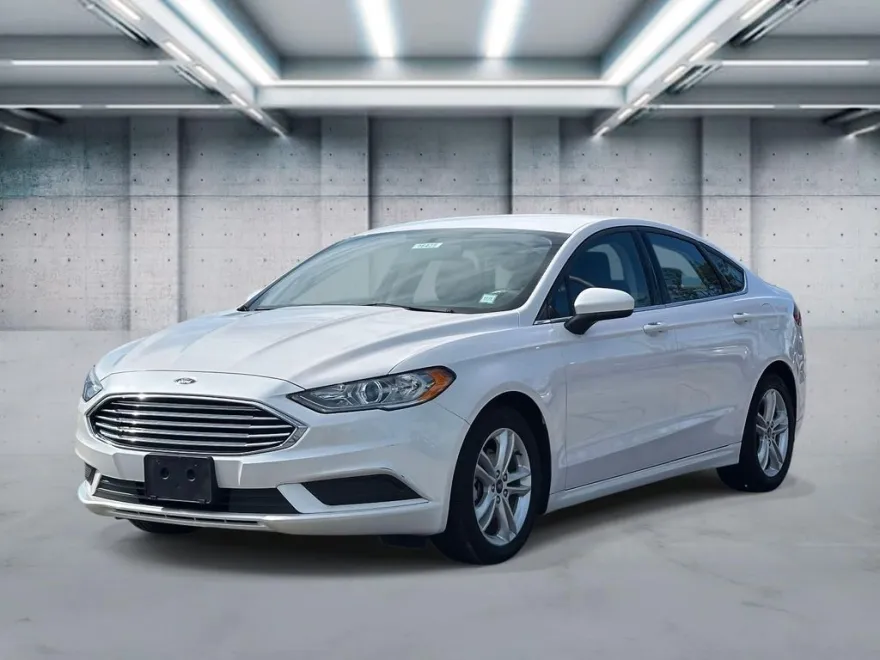 2018 Ford Fusion SE photo 1