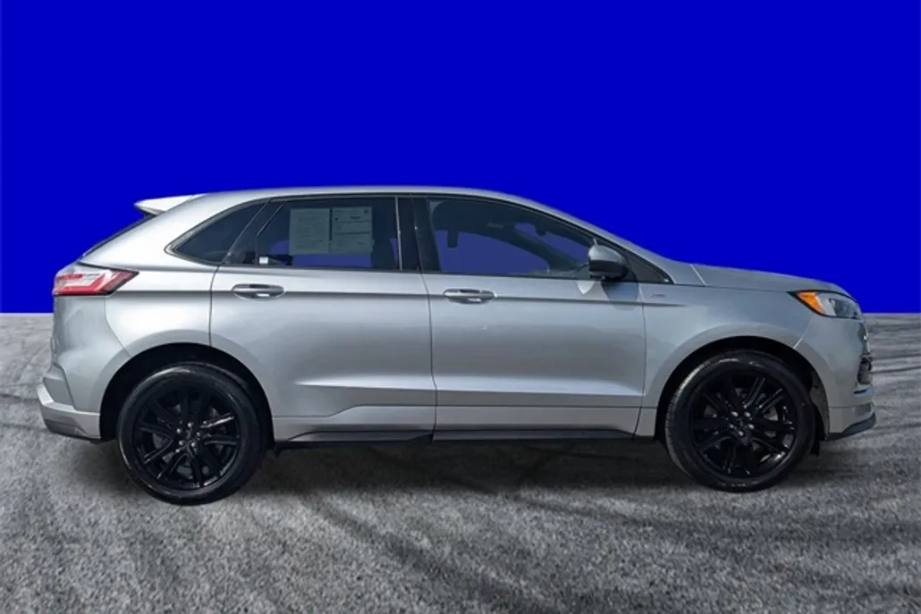 2022 Ford Edge ST photo 1