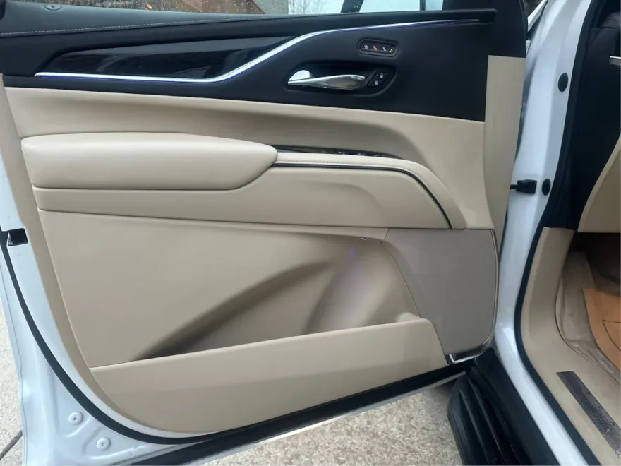 2021 Cadillac Escalade Premium Luxury photo 15