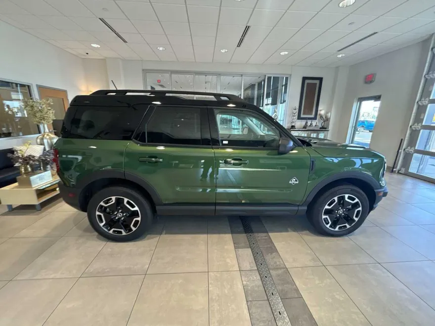 2024 Ford Bronco Sport Outer Banks photo 1