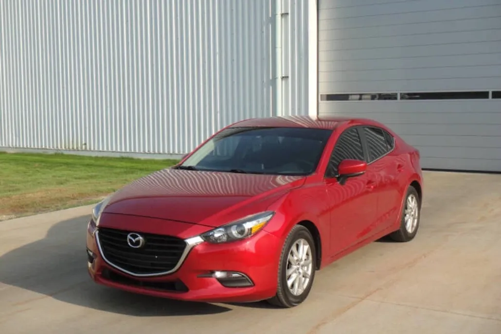 2017 Mazda Mazda3 Sport photo 1