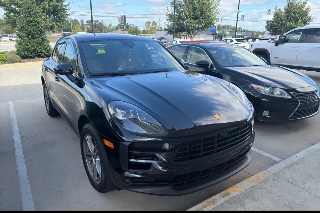2021 Porsche Macan Base photo 1