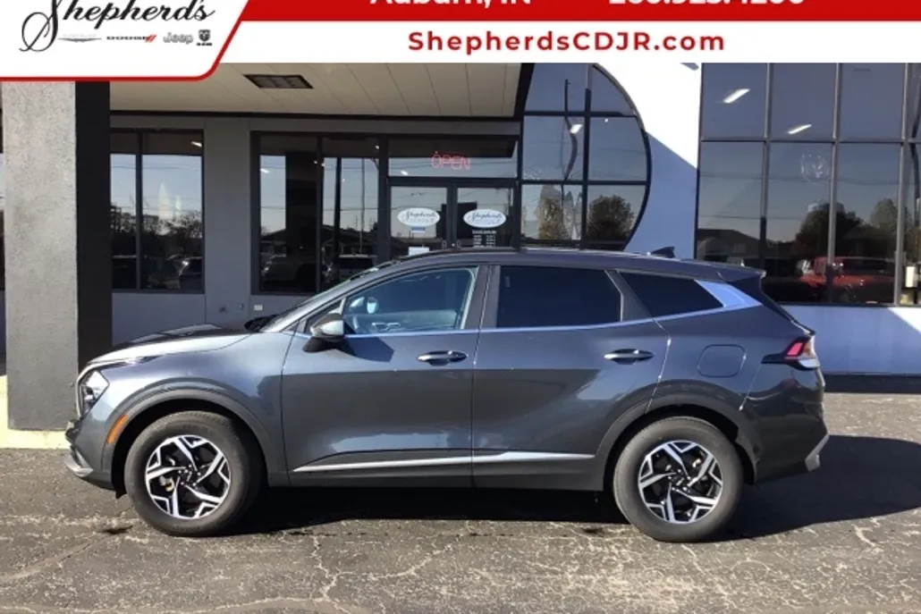 2023 Kia Sportage LX photo 1