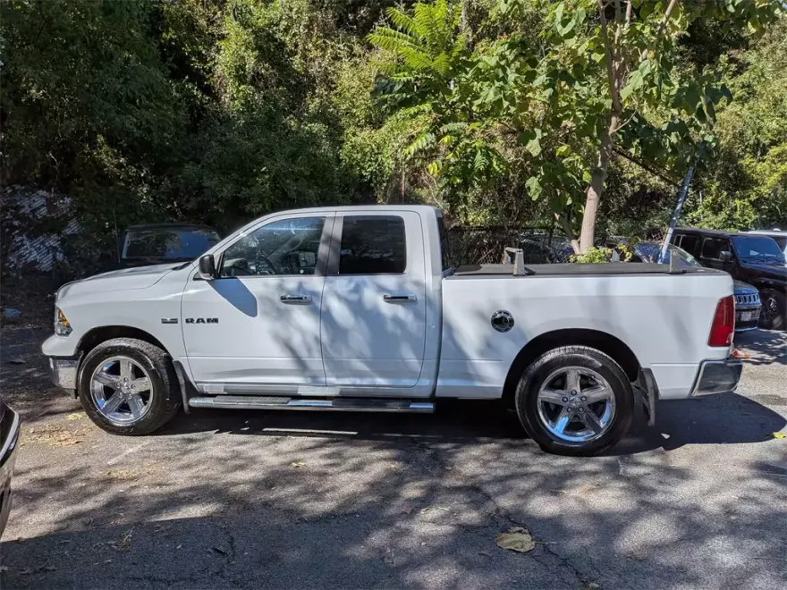 2010 Ram 1500 SLT photo 1